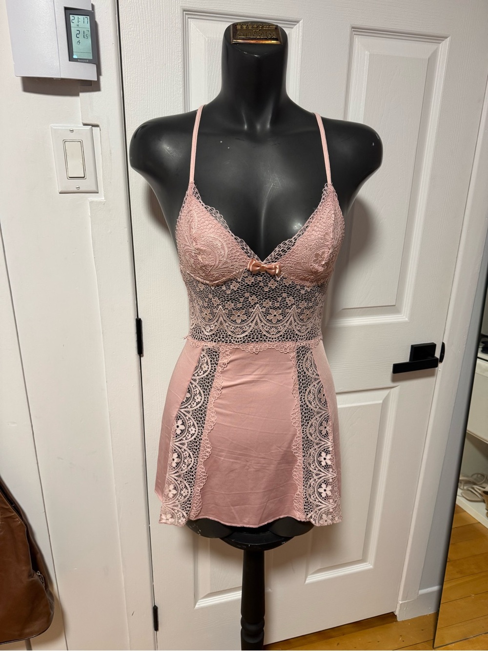 Women's Pink Lace Chemise Nightdress